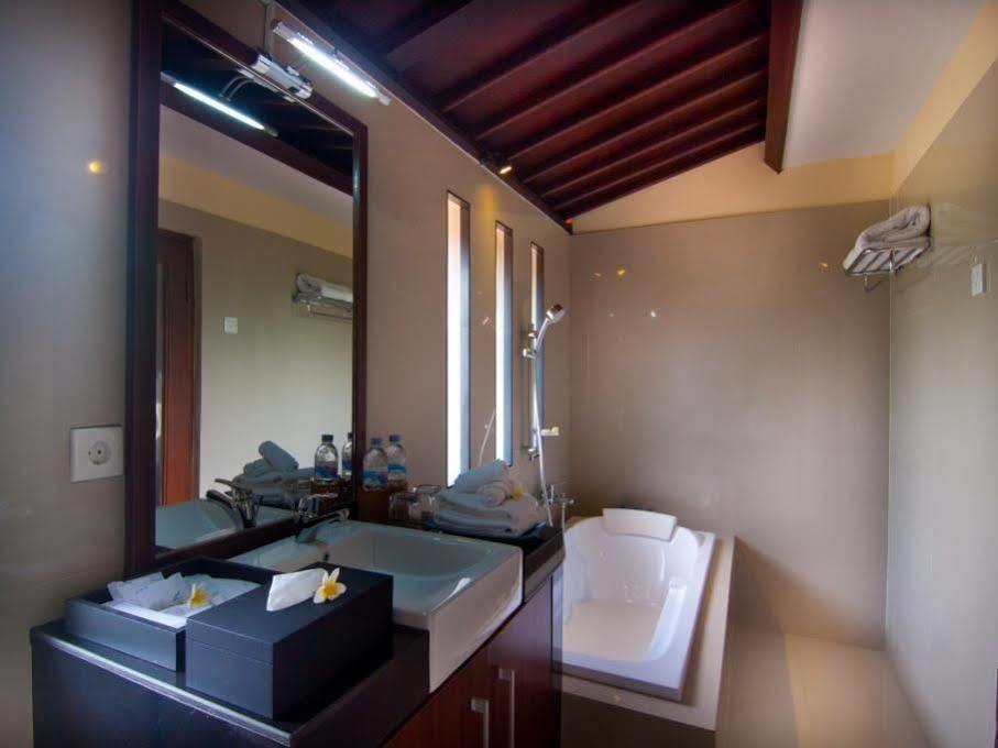The Awan Villas - Chse Certified Семиняк Екстериор снимка